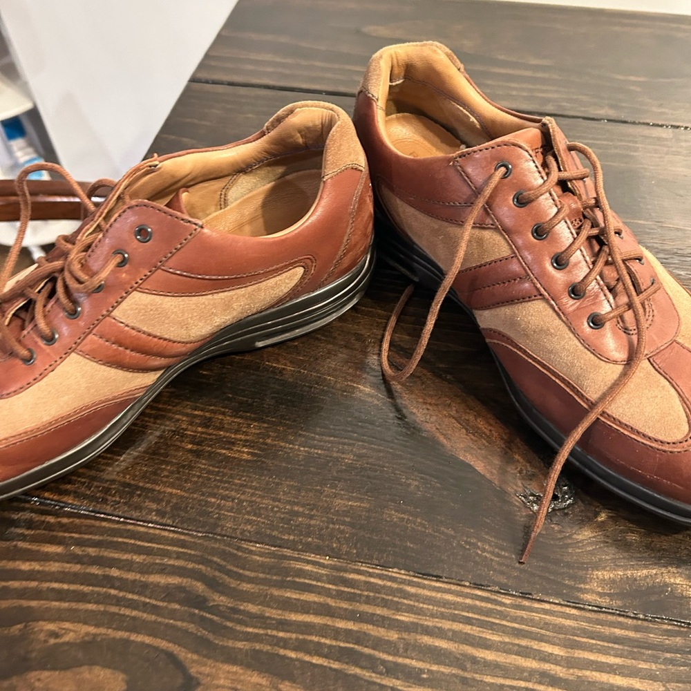 Men’s Rockport size 9 1/2 wide shoes